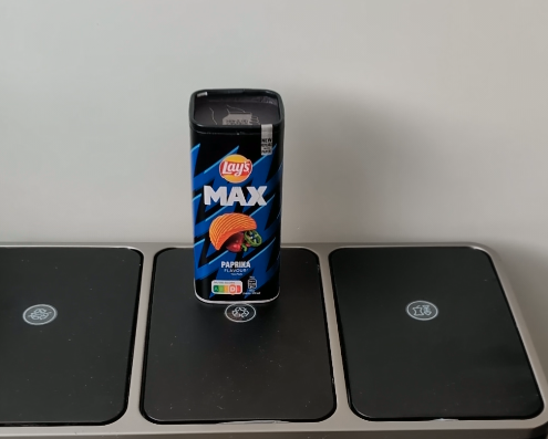 Lay's Snackbox op een prullenbak
